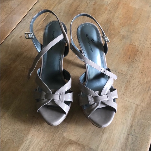Tan heels - Picture 1 of 3